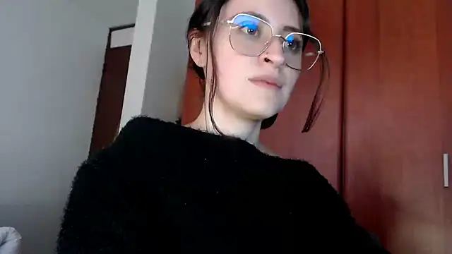 Juls winter  online show from March 13, 2025, 10:32 pm