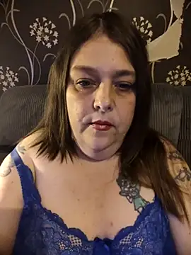HouseWifeWhore Milf online show from July 17, 2026, 12:17 am
