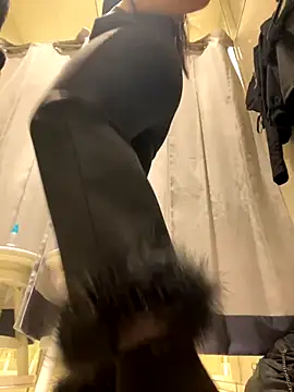 CrazzyChicks online show from December 2, 2024, 8:09 am