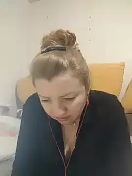 stefanyharper16 online show from February 18, 2025, 5:21 pm