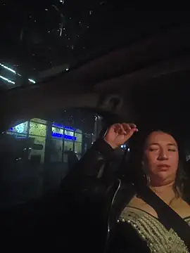 isabella rossse online show from November 18, 2025, 11:59 pm