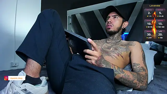 Snapshot of Evans_Osler chatting on November 16, 2025, 12:49 am Evans Osler online show from November 16, 2025, 12:49 am