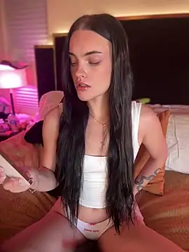 Snapshot of KarissaChantelle chatting on June 20, 2026, 3:59 pm KarissaChantelle online show from June 20, 2026, 3:59 pm