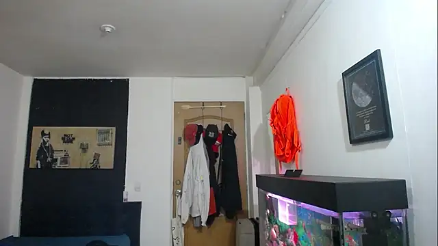 romeolovedark online show from February 14, 2025, 5:51 am