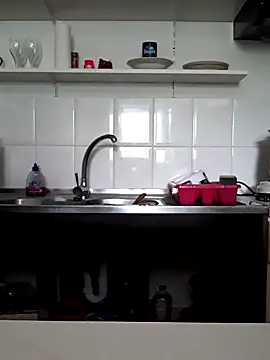 Moi Lina online show from September 18, 2025, 12:51 pm