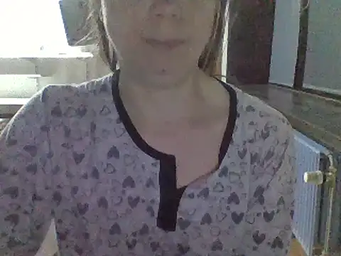 Moi Lina online show from October 18, 2025, 8:20 pm