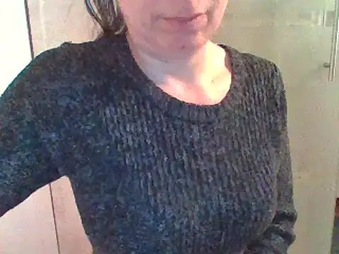 Moi Lina online show from October 26, 2025, 10:58 pm