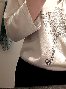 Moi Lina online show from December 21, 2025, 12:45 pm