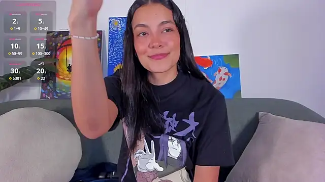 TIFFANYRUSSO online show from October 3, 2025, 4:31 am