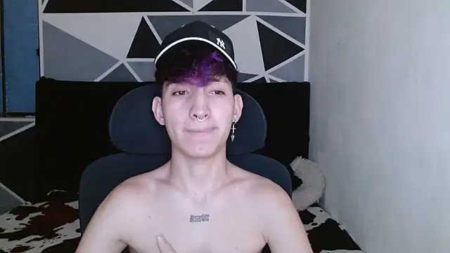 littlextreme online show from December 15, 2024, 2:41 am