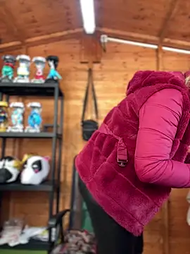 Snapshot of DaisyVibesss chatting on December 28, 2024, 9:31 am DaisyVibesss online show from December 28, 2024, 9:31 am