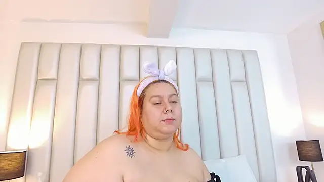 aandreaperez online show from November 25, 2025, 11:43 am