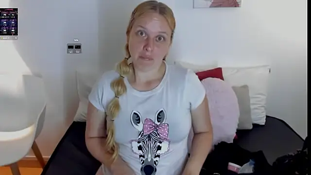 EmilySumer online show from April 16, 2026, 2:34 am