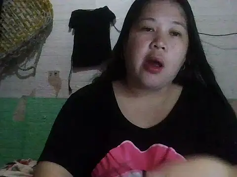 hotsexylyn online show from December 2, 2025, 8:52 am