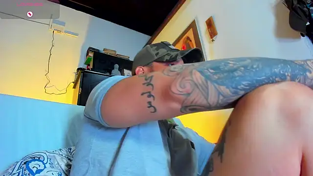 CamiloGray  online show from February 19, 2025, 1:28 pm