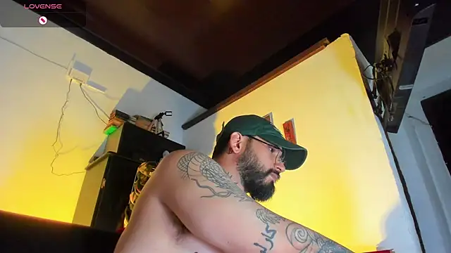 CamiloGray  online show from October 23, 2025, 1:54 pm