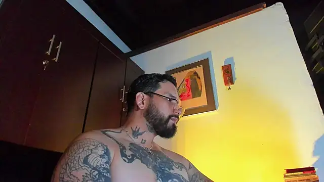 Snapshot of CamiloGray_ chatting on May 27, 2026, 2:14 pm CamiloGray online show from May 27, 2026, 2:14 pm