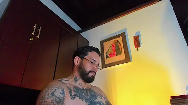 Snapshot of CamiloGray_ chatting on June 3, 2026, 1:46 pm CamiloGray online show from June 3, 2026, 1:46 pm