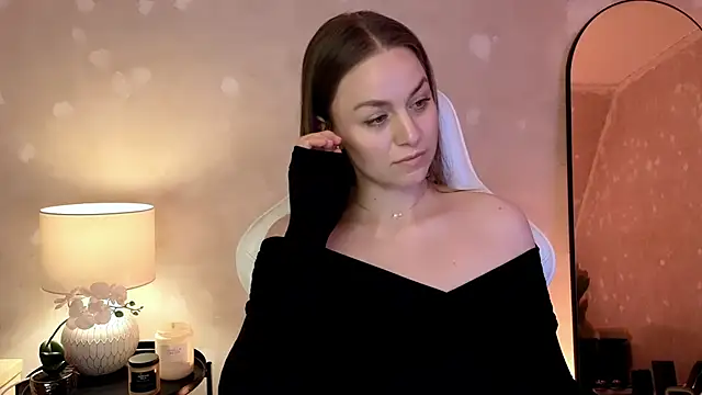 Snapshot of MilaFleur chatting on October 4, 2025, 2:26 pm MilaFleur online show from October 4, 2025, 2:26 pm