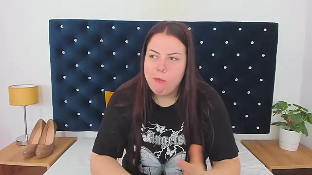 EvaLick online show from February 28, 2025, 5:48 am