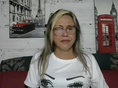 divahot08 online show from January 6, 2025, 7:02 pm