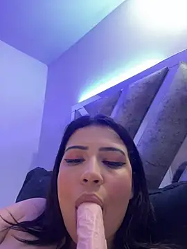 Snapshot of cutesarah_ chatting on February 16, 2025, 12:52 am cutesarah  online show from February 16, 2025, 12:52 am