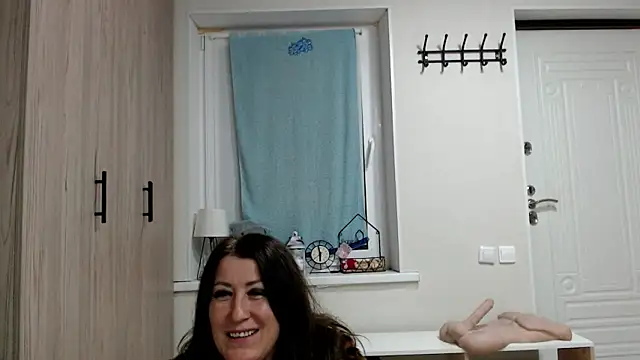 Snapshot of increible_della chatting on May 27, 2026, 6:27 pm increible della online show from May 27, 2026, 6:27 pm