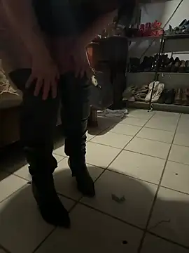 Snapshot of Cataleia21 chatting on February 15, 2026, 4:03 pm Cataleia21 online show from February 15, 2026, 4:03 pm