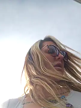 SheIsSomething online show from January 31, 2025, 9:48 pm