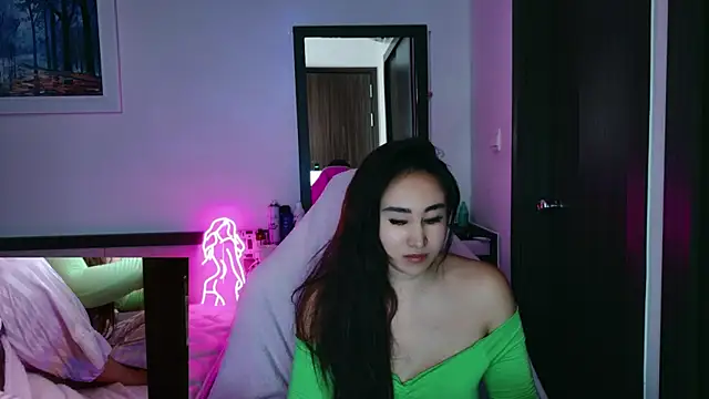 AsianQueens online show from December 18, 2025, 12:00 pm