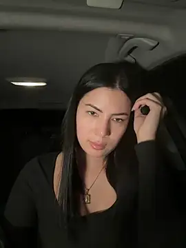 clairewntr online show from December 11, 2024, 9:34 pm