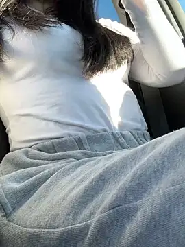 clairewntr online show from March 3, 2025, 12:37 pm