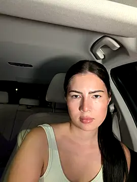 clairewntr online show from October 14, 2025, 9:15 pm