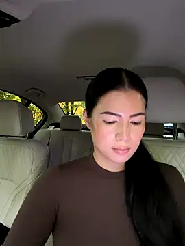 clairewntr online show from October 22, 2025, 2:28 pm