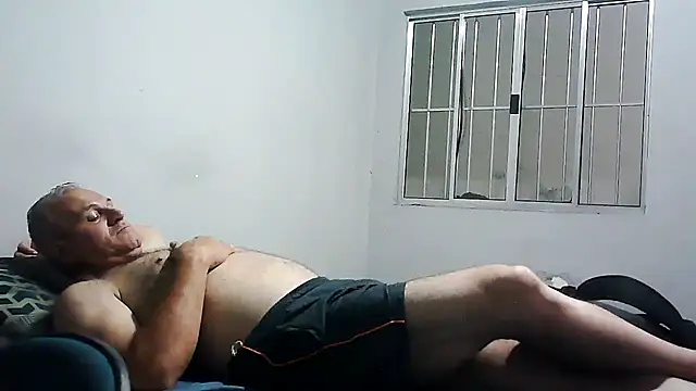 Snapshot of eduar570 chatting on December 21, 2025, 12:51 am eduar570 online show from December 21, 2025, 12:51 am