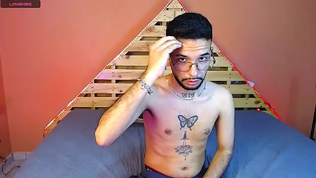 Snapshot of sexxgods chatting on January 24, 2025, 11:02 pm sexxgods online show from January 24, 2025, 11:02 pm