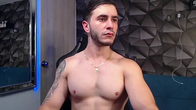 Latino stud4u online show from November 4, 2025, 12:54 am