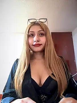 Snapshot of _Danna chatting on November 29, 2025, 1:47 pm Danna online show from November 29, 2025, 1:47 pm