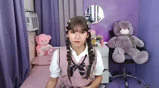 urlovelyfreya online show from February 17, 2025, 6:04 pm