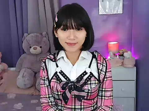 urlovelyfreya online show from November 1, 2025, 6:32 pm