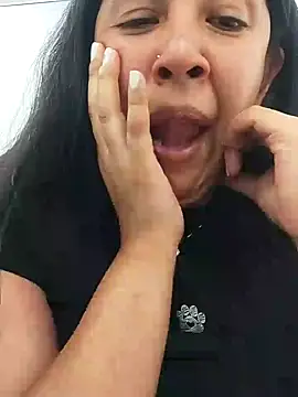 aisha latina online show from January 31, 2025, 6:03 pm