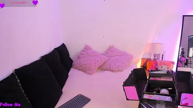 SophieRossi online show from October 23, 2025, 1:10 pm