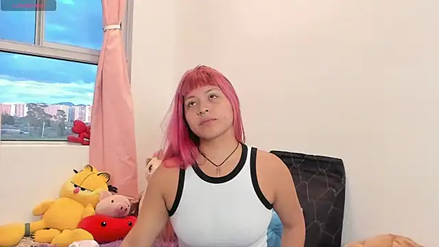 SophieRossi online show from April 8, 2026, 10:43 pm