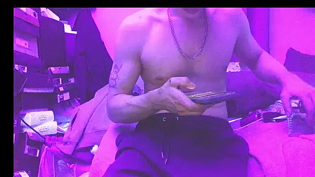 Snapshot of Cloudd_Kingg_Iceyyy chatting on May 15, 2026, 7:32 pm Cloudd Kingg Iceyyy online show from May 15, 2026, 7:32 pm