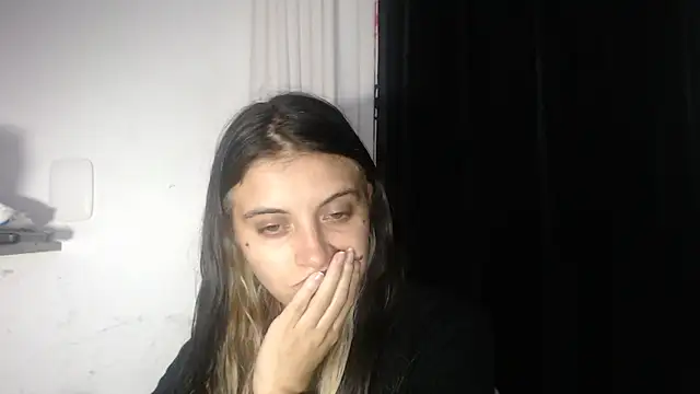 mariecam420 online show from February 23, 2025, 9:05 pm