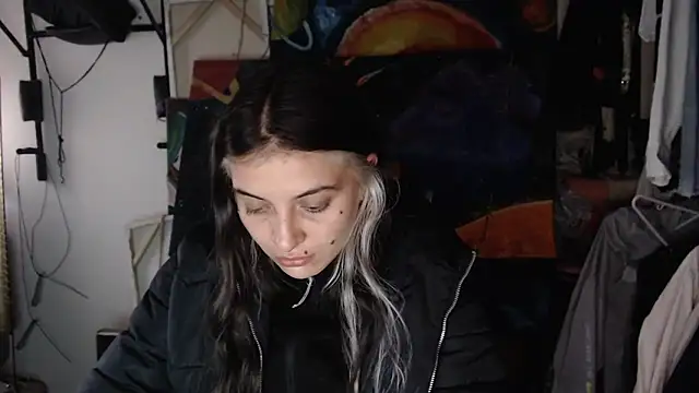 mariecam420 online show from March 20, 2025, 6:53 pm