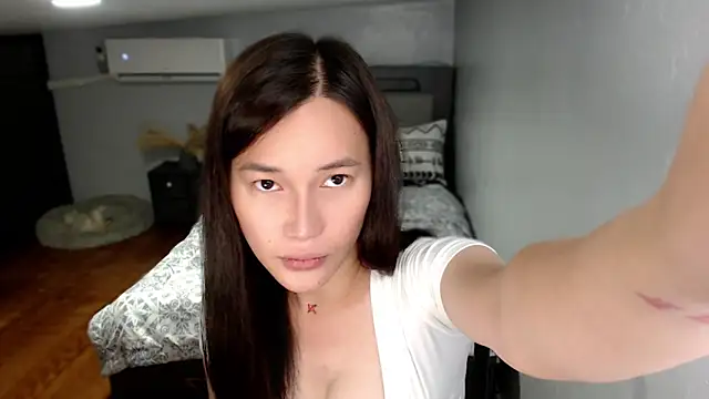 AmazingLuchie online show from March 19, 2026, 6:17 am