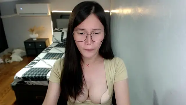 Snapshot of AmazingLuchie chatting on May 29, 2026, 5:27 am AmazingLuchie online show from May 29, 2026, 5:27 am