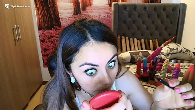 Snapshot of sofia23dirty chatting on October 18, 2025, 7:25 pm sofia23dirty online show from October 18, 2025, 7:25 pm