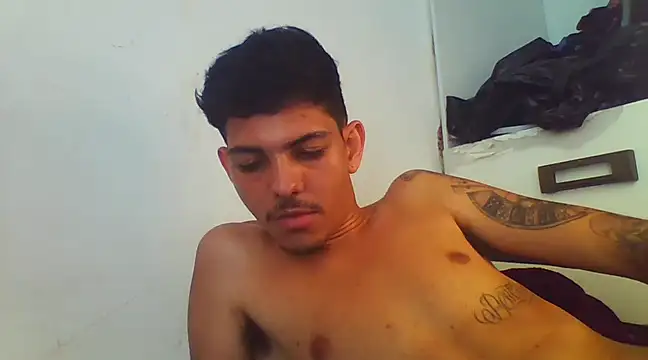 Snapshot of eu_poseison chatting on March 21, 2025, 12:17 pm eu poseison online show from March 21, 2025, 12:17 pm